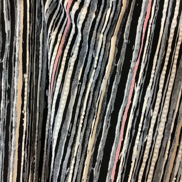 EST. 1946 Black Blouse Size 26/28 - Picture 6 of 6